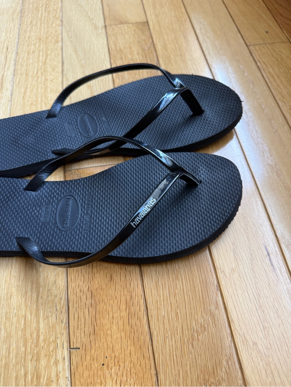 Havianas Flip Flops - Picture 3 of 4